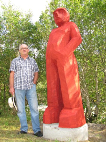 Kunstwerk "Roter Mann"